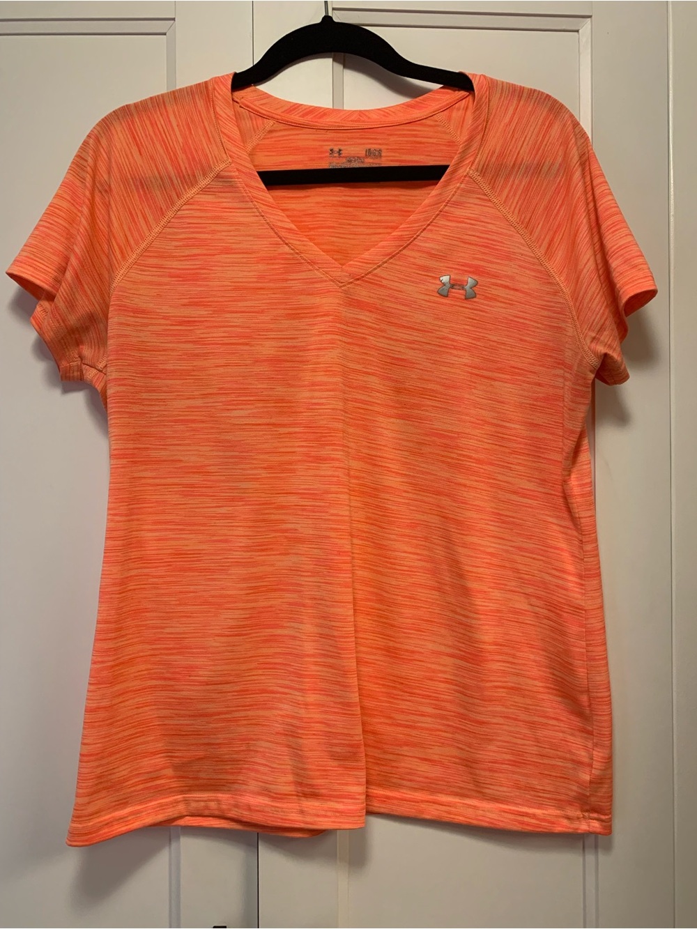 Under Armour Orange Heather V-Neck Active Shirt size Large casual athleisure
